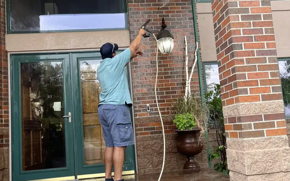 Glass and entrance cleaning work.